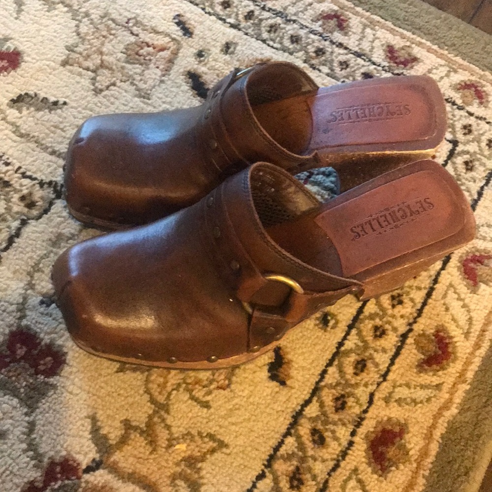 Seychelles Leather Clogs Size 7.5 EUC